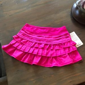 LULULEMON TENNIS RUN: BACK ON TRACK SKIRT SIZE 6